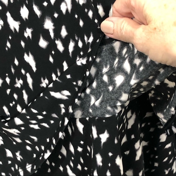 ELLEN TRACY - BLACK & WHITE SLINKY TOP / BLOUSE- SZ LARGE -GREAT CONDITION - B14 - Picture 8 of 13